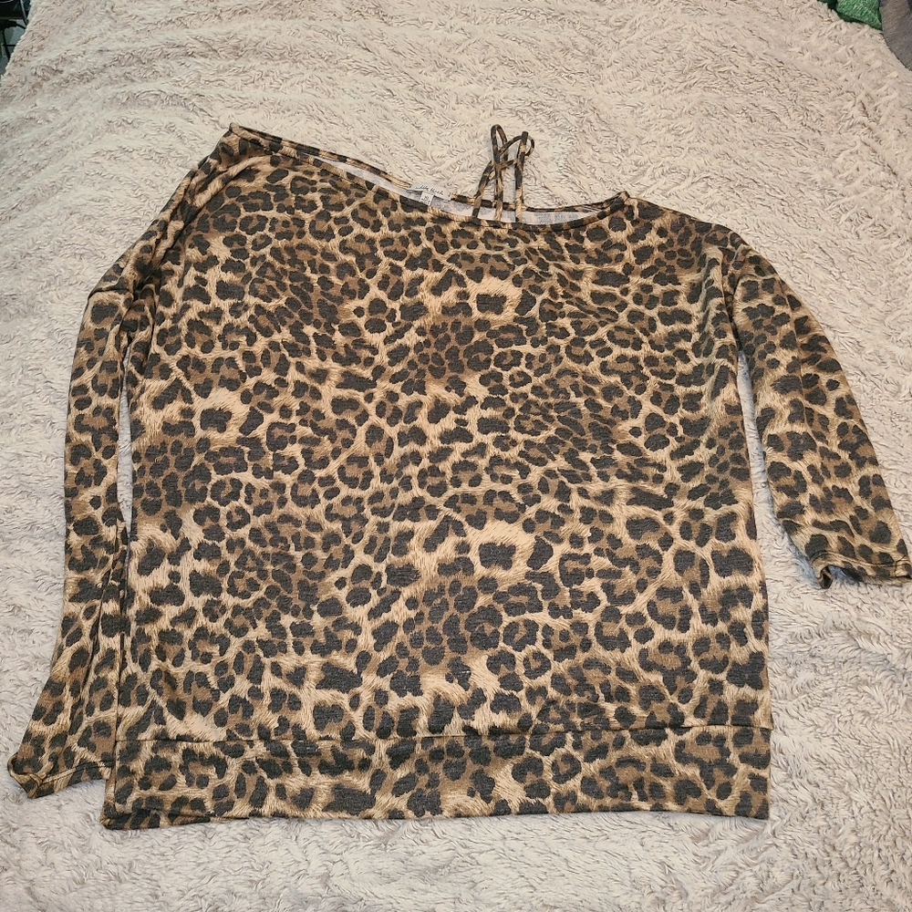Leopard long sleeve cold shoulder shirt